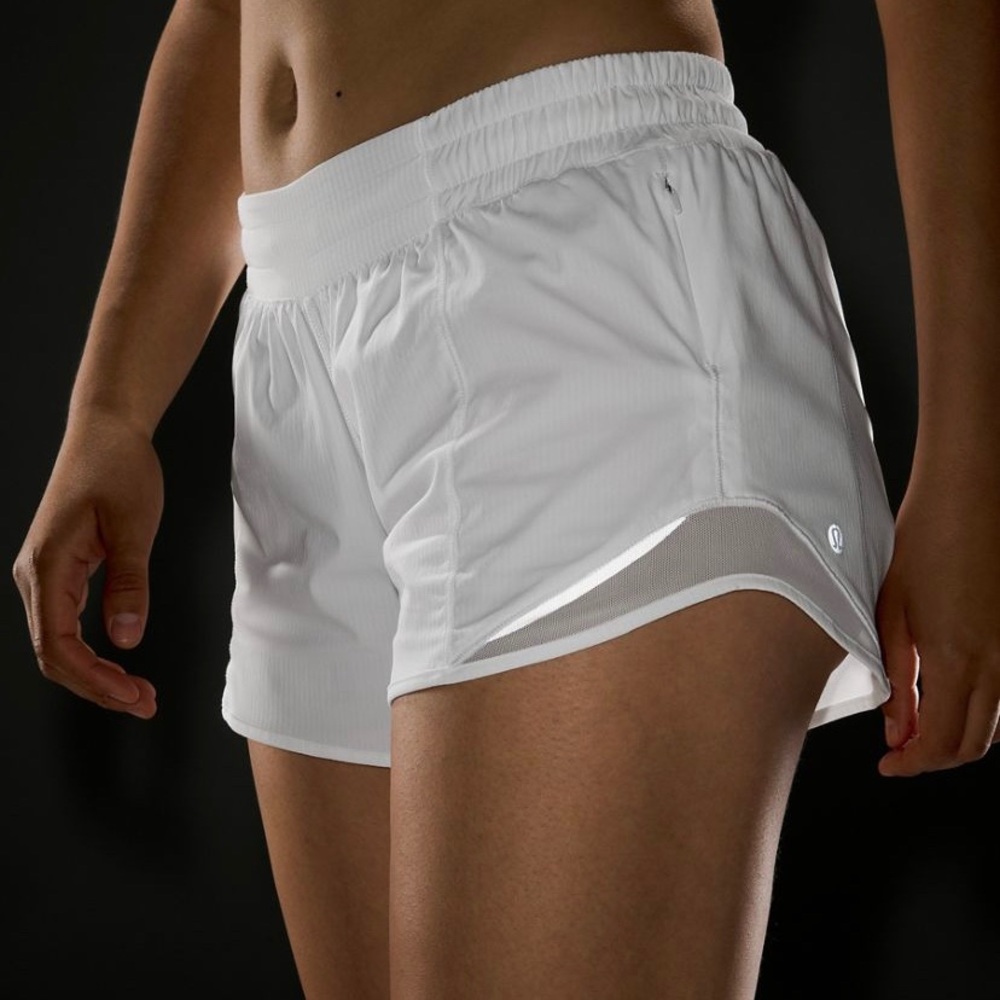 lululemon white hotty hot shorts! 4inch